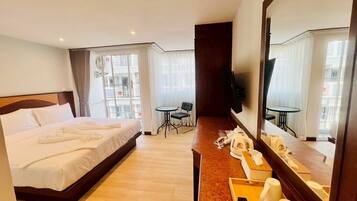 Caja de seguridad en la habitación, cortinas blackout y wifi gratis