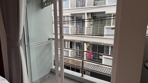 خزنة داخل الغرفة وستائر تعتيم وواي فاي مجانًا