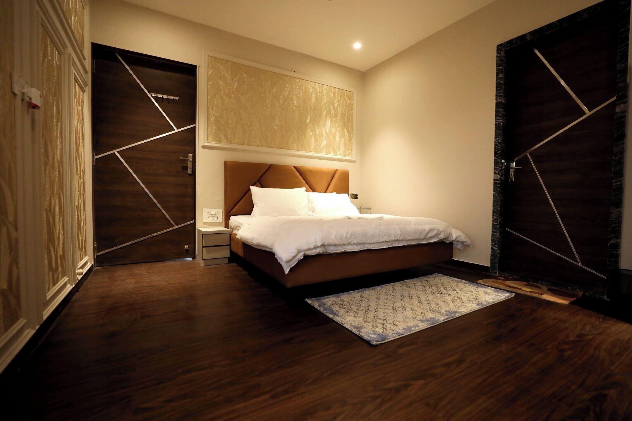 4 bedrooms, free WiFi, bed sheets, wheelchair access