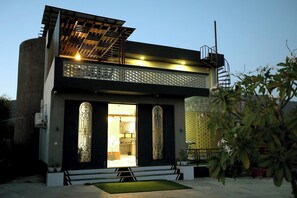 Exterior - Cozy farm stay 10min. away from pushkar city centre luxury farm stay. Chill out! (Pushkar)