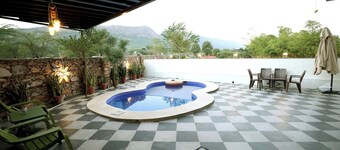 Cozy farm stay 10min. away from pushkar city centre luxury farm stay. Chill out!