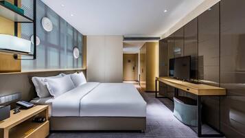 Executive Double Room, City View | Down duvets, free minibar, blackout curtains, free WiFi