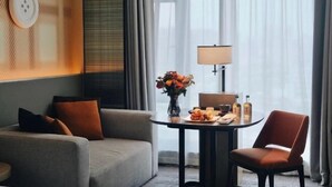 Phòng đôi Executive, quang cảnh thành phố | Khu phòng khách