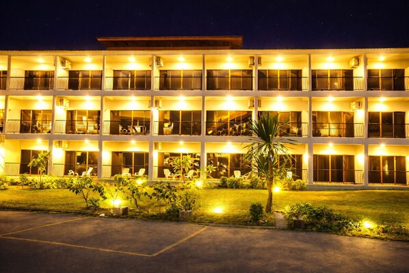 المنشأة من الخارج