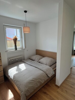 1 chambre, bureau, lit parapluie, Wi-Fi gratuit