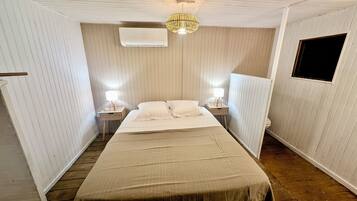 2 Schlafzimmer, BĂŒgeleisen/BĂŒgelbrett, kostenloses WLAN, BettwĂ€sche