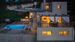 Exterior - 4-Bedroom Private Pool Villa in Maroulas Rethymno (Rethymno)