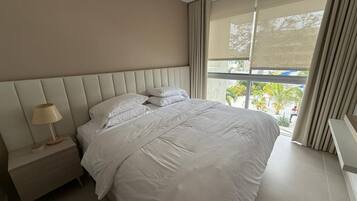 1 dormitori, planxa i posts de planxar, wifi i roba de llit