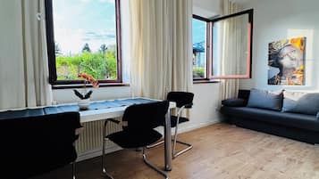 Basic Apartment | Iron/ironing board