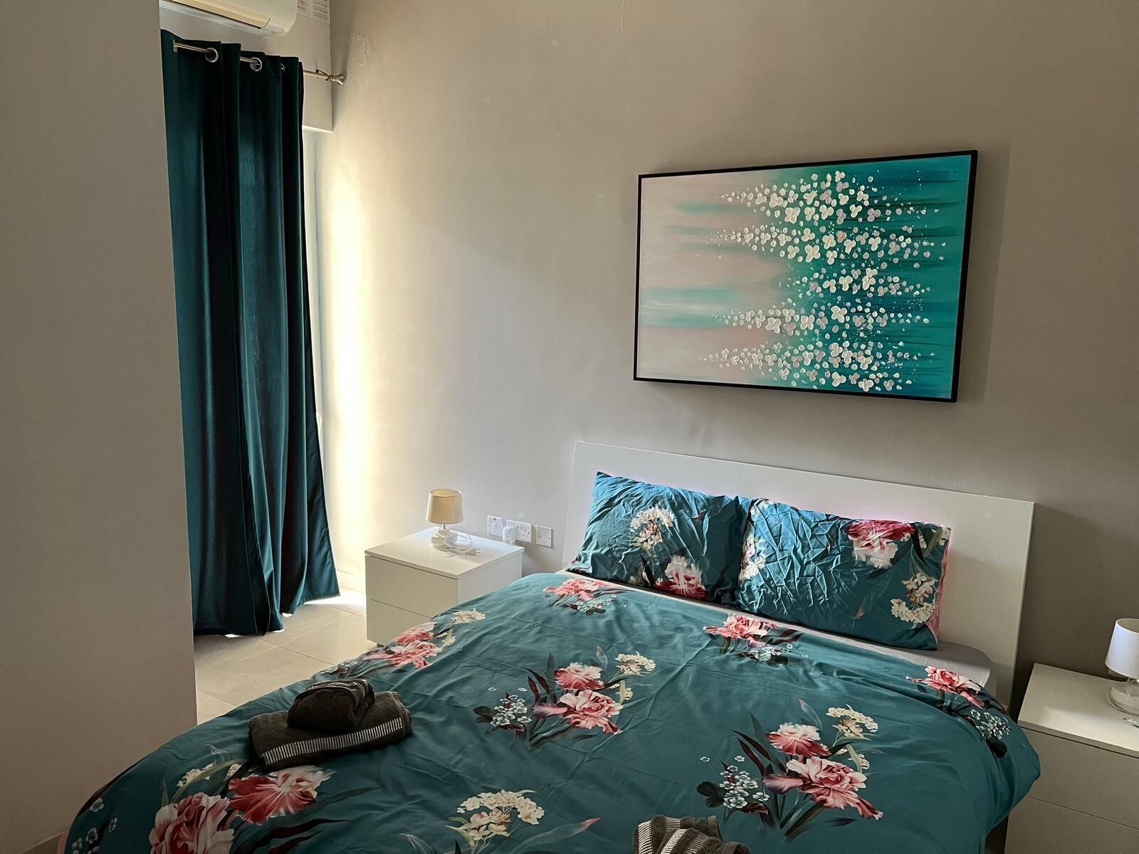 2 chambres, fer et planche à repasser, Wi-Fi gratuit, draps fournis