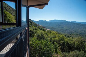 Apartment, 2 Bedrooms, Balcony, Hill View | Balcony - Immersi nella natura (Ottati)
