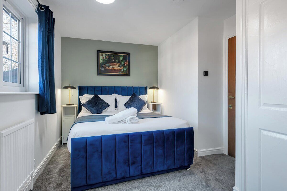 4 bedrooms, iron/ironing board, free WiFi