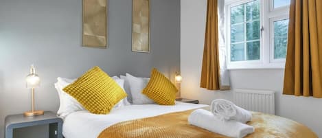 4 bedrooms, iron/ironing board, free WiFi