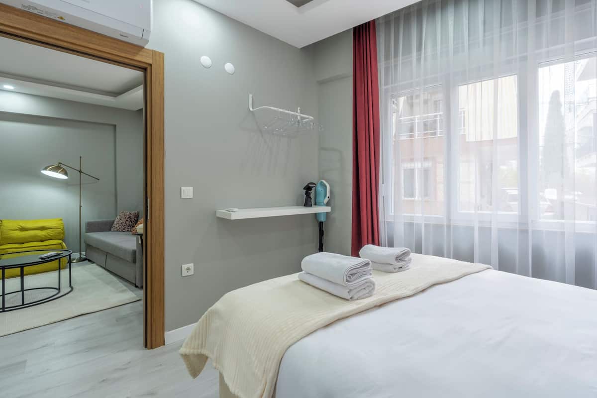 Comfort Condo, 1 Double Bed with Sofa bed, Kitchen