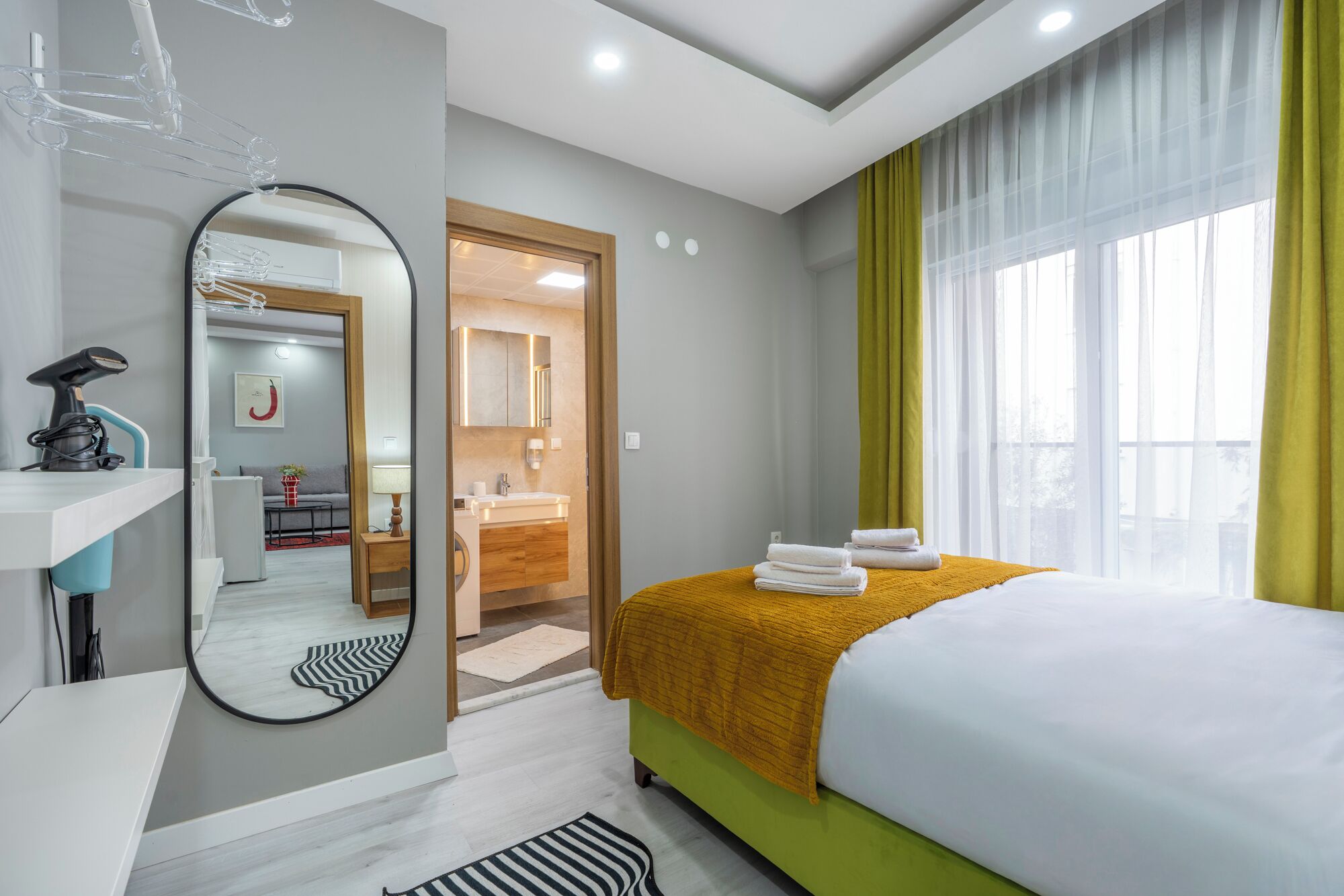 Deluxe-Apartment, 1 Schlafzimmer, Küche | Schreibtisch, laptopgeeigneter Arbeitsplatz, Verdunkelungsvorhänge