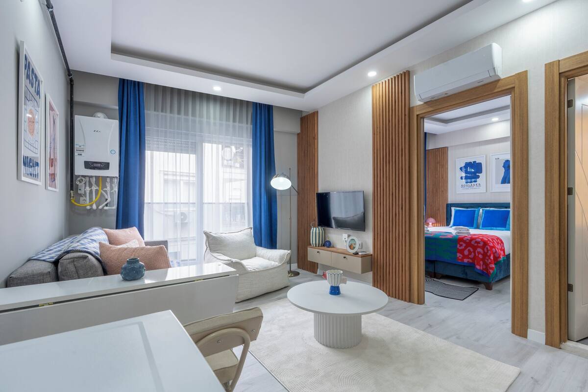 Standard-Apartment, 1 Doppelbett und Schlafsofa, Nichtraucher, Haustiere gestattet | Schreibtisch, laptopgeeigneter Arbeitsplatz, Verdunkelungsvorhänge