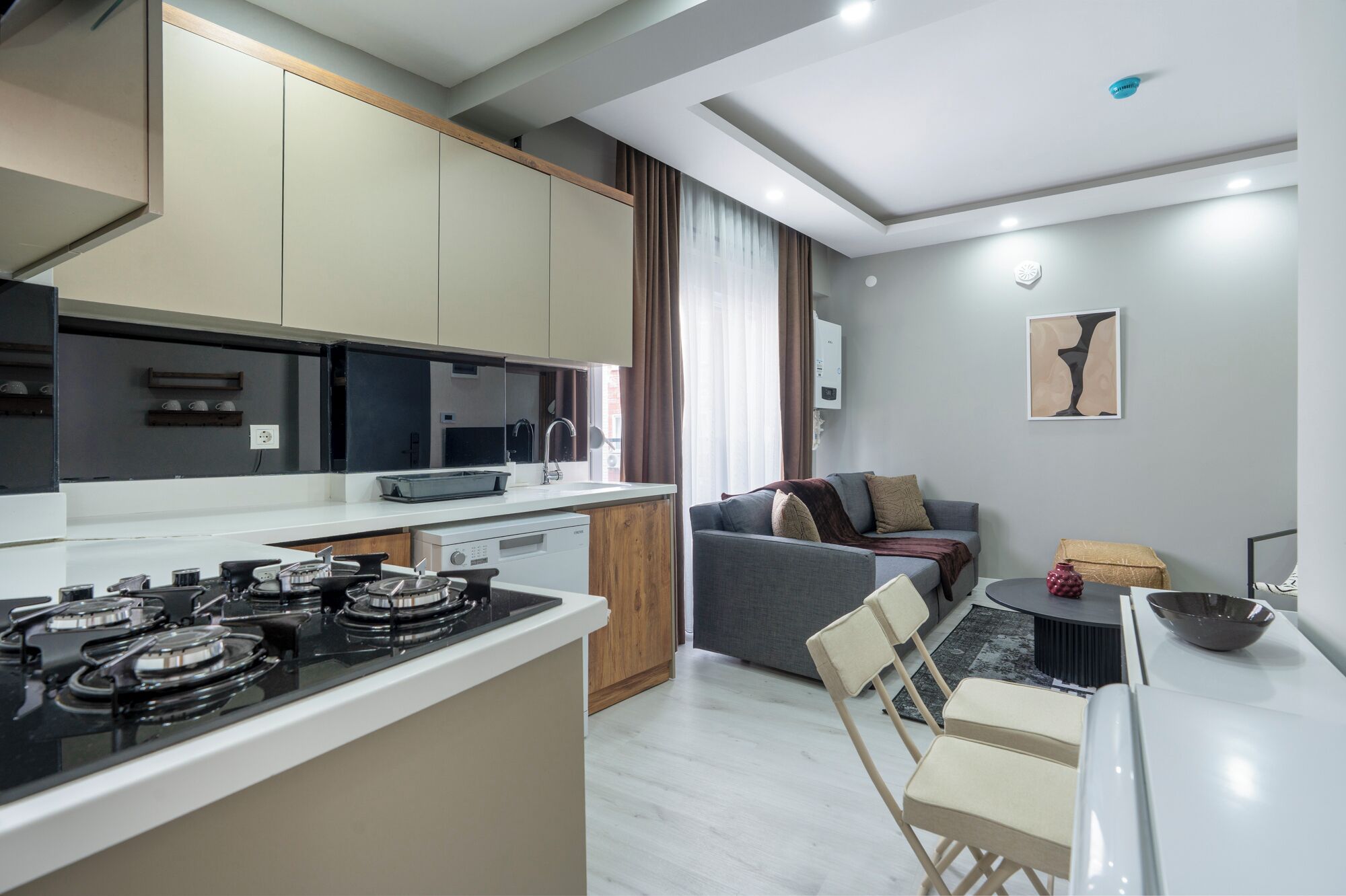 Standaard appartement, 1 slaapkamer, niet-roken, keuken | Een bureau, een laptopwerkplek, verduisterende gordijnen