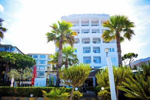 Exterior - FAFA Beach Resort (Golem)