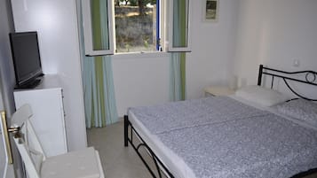 3 makuuhuonetta, silitysrauta/-lauta, Wi-Fi, vuodevaatteet