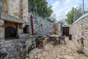 BBQ/picnic area - Kalimera Loft I Village Experience (Rethymno)