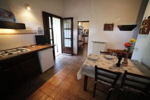 Interior - Apartment with pool in a family farmhouse on the Tuscan coast. (Castagneto Carducci)