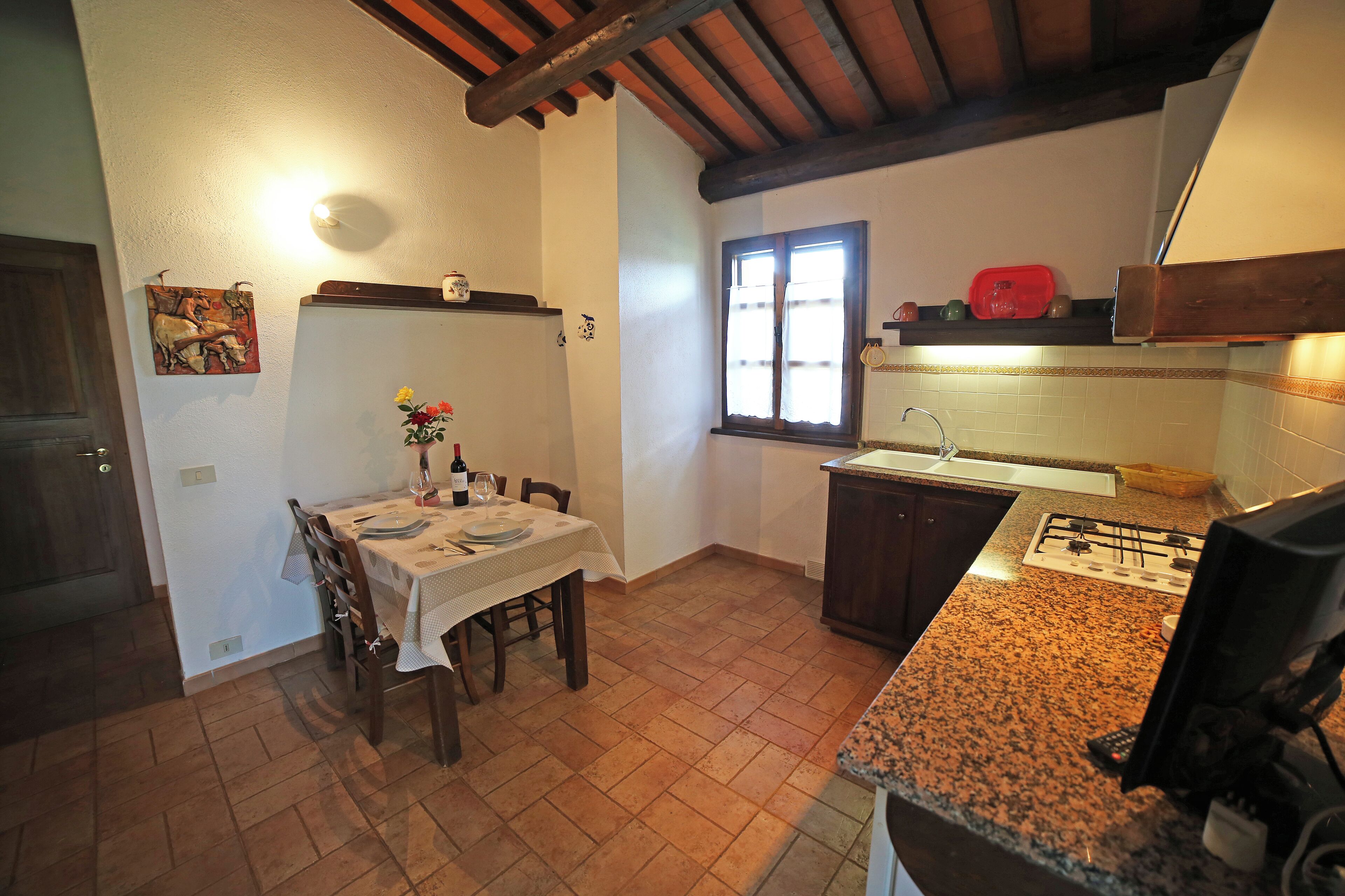 Frigorifero, piano cottura, macchina per tè/caffè