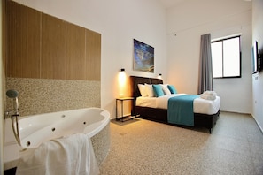Gallery Duplex | Desk, laptop workspace, free cribs/infant beds, free WiFi - Azura Boutique Hotel (Tverya)