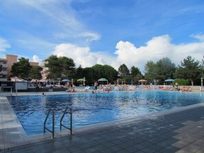 Pool - Spacious apartment with pool access (Bibione)