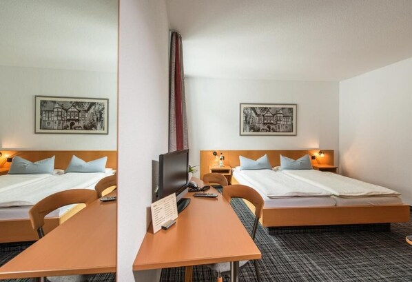 Standard Double Room | Free WiFi - City Hotel (Eisenach)