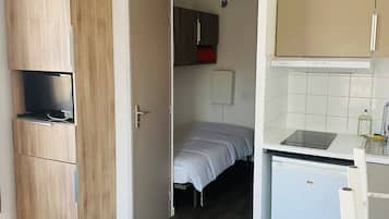 1 chambre, fer et planche à repasser, Wi-Fi gratuit, draps fournis