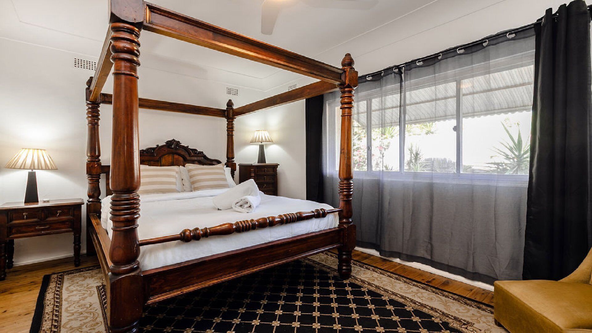 2 bedrooms, internet, bed sheets