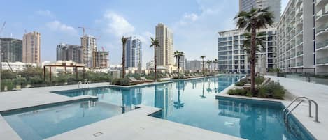 Luxe studio, balkon, uitzicht op de stad | Een strijkplank/strijkijzer, babybedden (toeslag), gratis wifi