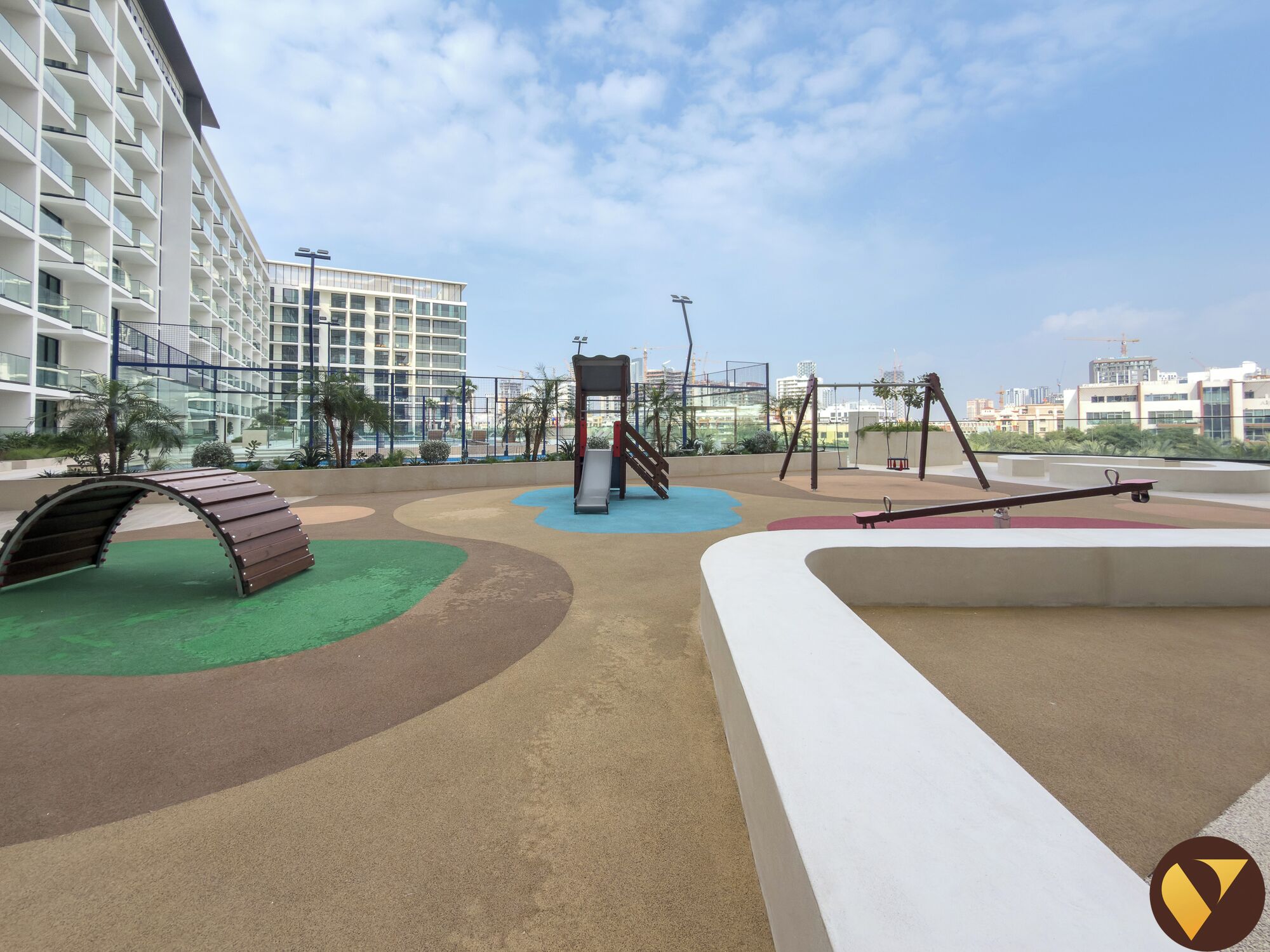 Luxury-Studio, Balkon, Stadtblick | Bügeleisen/Bügelbrett, Babybetten, kostenloses WLAN, Bettwäsche