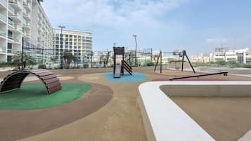 Luxe studio, balkon, uitzicht op de stad | Een strijkplank/strijkijzer, babybedden (toeslag), gratis wifi