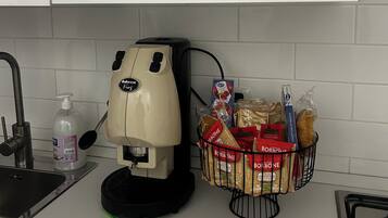 Kaffee und/oder Kaffeemaschine