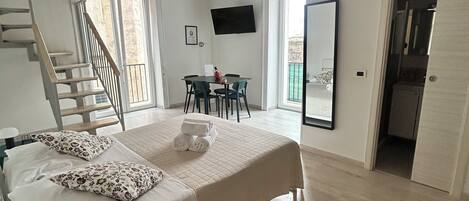 3 chambres, fer et planche à repasser, Wi-Fi, draps fournis