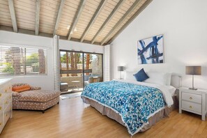 3 bedrooms, desk, iron/ironing board, free WiFi - @ Marbella Lane - Gem w/ Outdoor Fun Pool & Trails (Palm Springs)