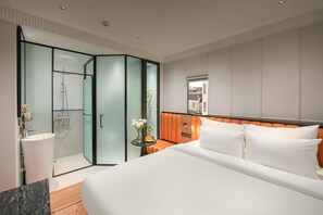 Deluxe Double Room | Minibar, in-room safe, desk, laptop workspace - Hoan Kiem Legend Ha Noi Hotel (Hoan Kiem District)