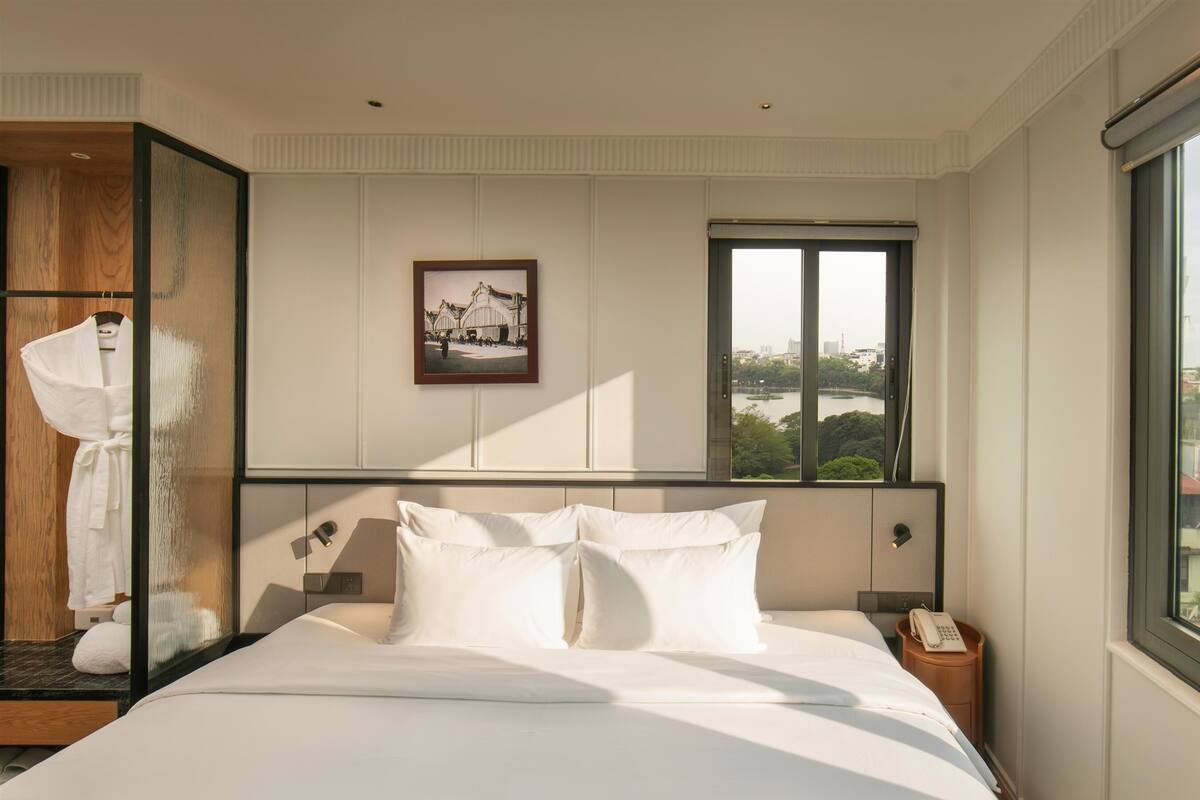 Kamar Double atau Twin Premier | Pemandangan danau