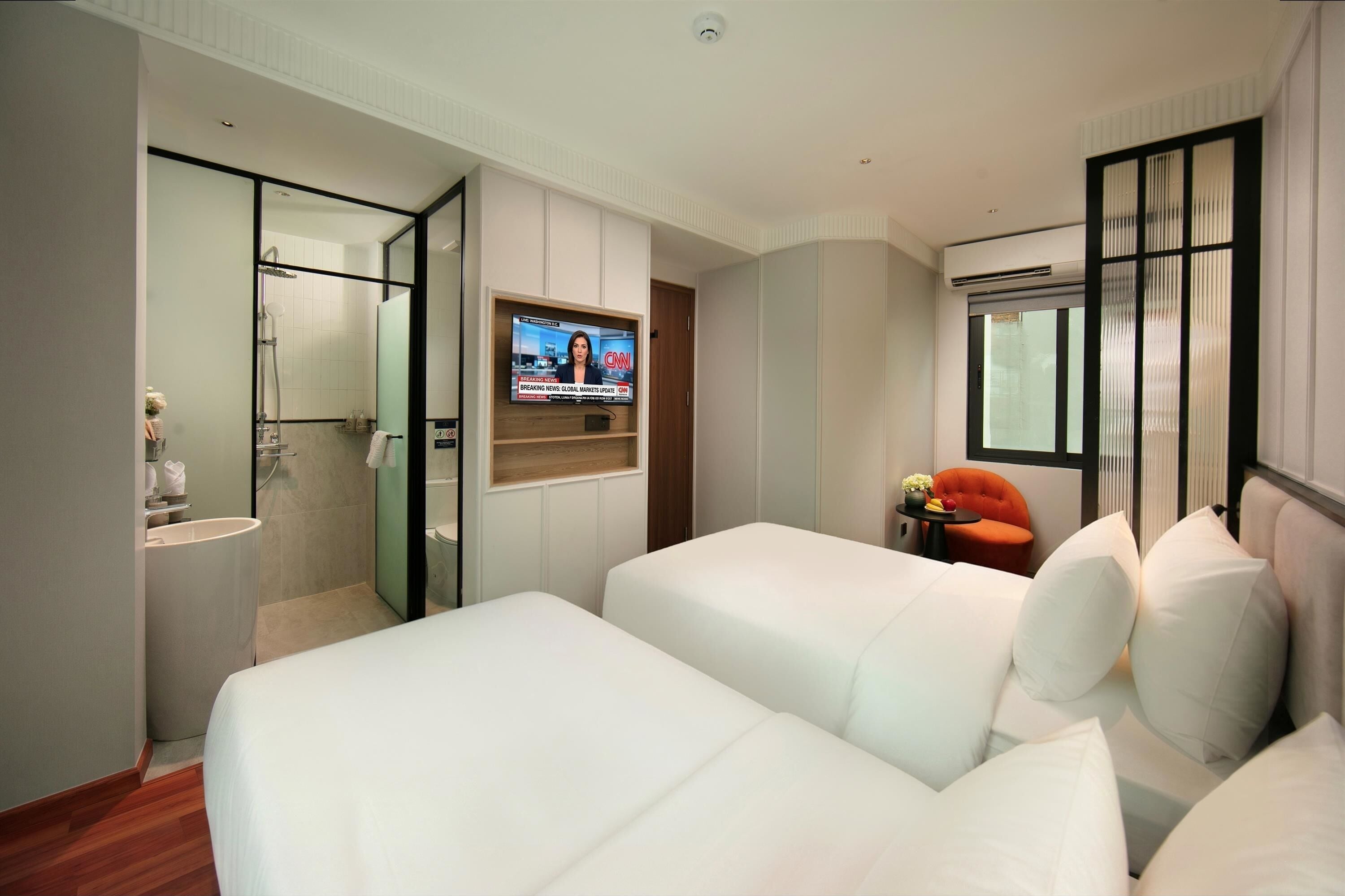 Habitación Premier con 1 cama doble o 2 individuales | Zona de estar | Televisión de 0 pulgadas con canales por cable