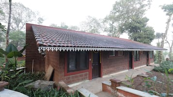 Tina de hidromasaje al aire libre