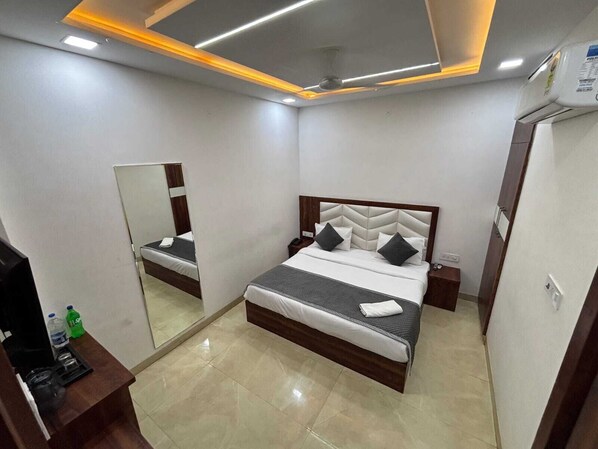 Deluxe Room | Free WiFi - Hotel Ganga Palace (Agra)