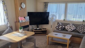 Cottage | Living area - Trecco Bay - Holiday Accommodation 20876 (Porthcawl)