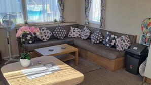 Cottage | Living area - Trecco Bay - Holiday Accommodation 20876 (Porthcawl)