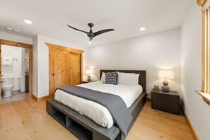 4 bedrooms, free WiFi, bed sheets