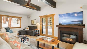 Télévision, cheminée