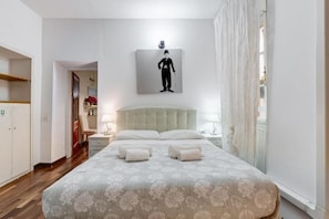 2 bedrooms, iron/ironing board, WiFi, bed sheets - Trastevere Lovely House - Historic Charm and Modern Comfort in the Heart of Rome (Roma)