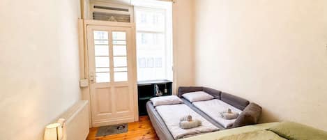 2 bedrooms, iron/ironing board, WiFi, bed sheets