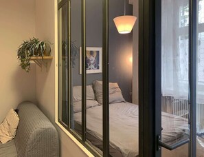 Iron/ironing board, WiFi, bed sheets - Modern Apartment in Central Prenzlauer Berg - ELO (Berlin)