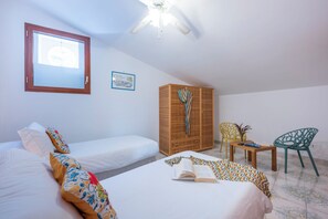 2 bedrooms, iron/ironing board, travel cot, free WiFi